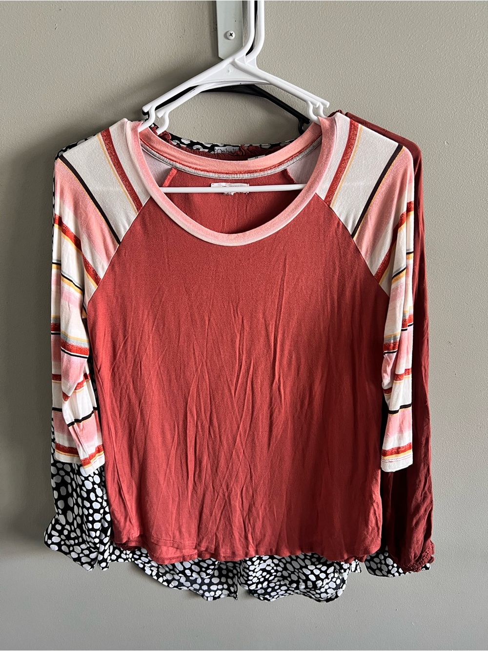 Woman’s Top Bundle - Picture 7 of 13